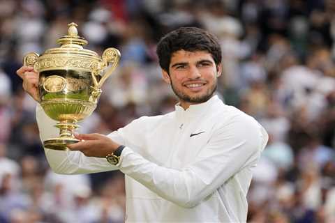 That Weird Pineapple Thing on Top of the Wimbledon Trophy? Here's the Deal