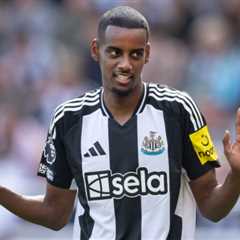 Alexander Isak rejoins Newcastle United training