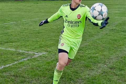 This 19-Year-Old Arsenal Keeper Just Schooled the Premier League on Going Green