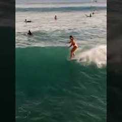 Sunset surfing in Hawaii 🔥 #hawaii #sunset #surfing #shorts