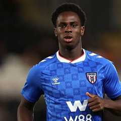 Shrewsbury Sign Sunderland Striker Ogunsuyi on Loan