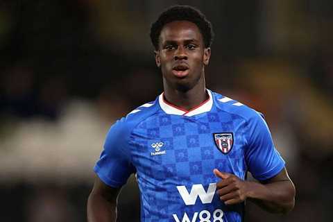 Shrewsbury Sign Sunderland Striker Ogunsuyi on Loan