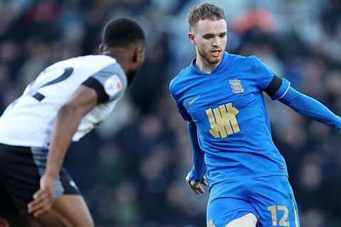 Hearts Loan Birmingham Midfielder Marc Leonard